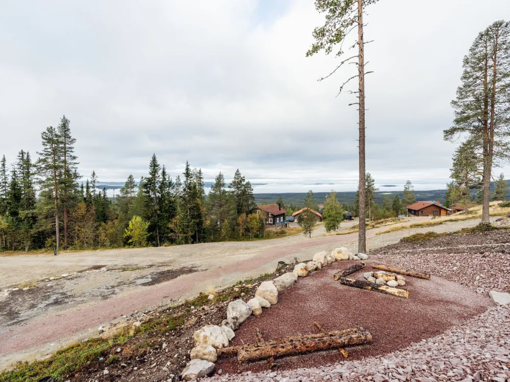 Nedre Hjelmbacken 18B, lägenhet, husdjursfri 