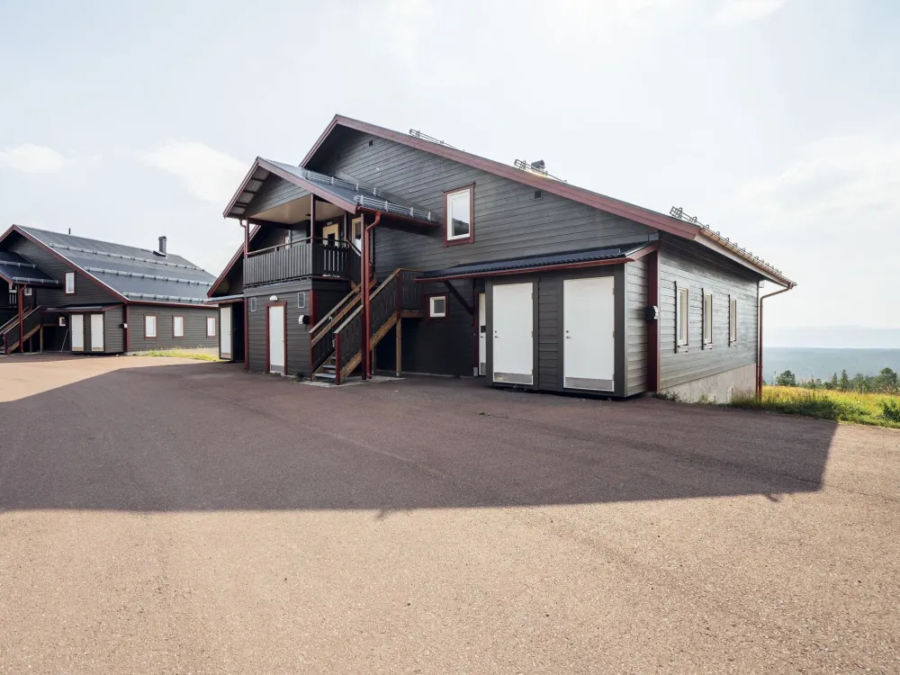 Askevägen 683A, taklägenhet med balkong