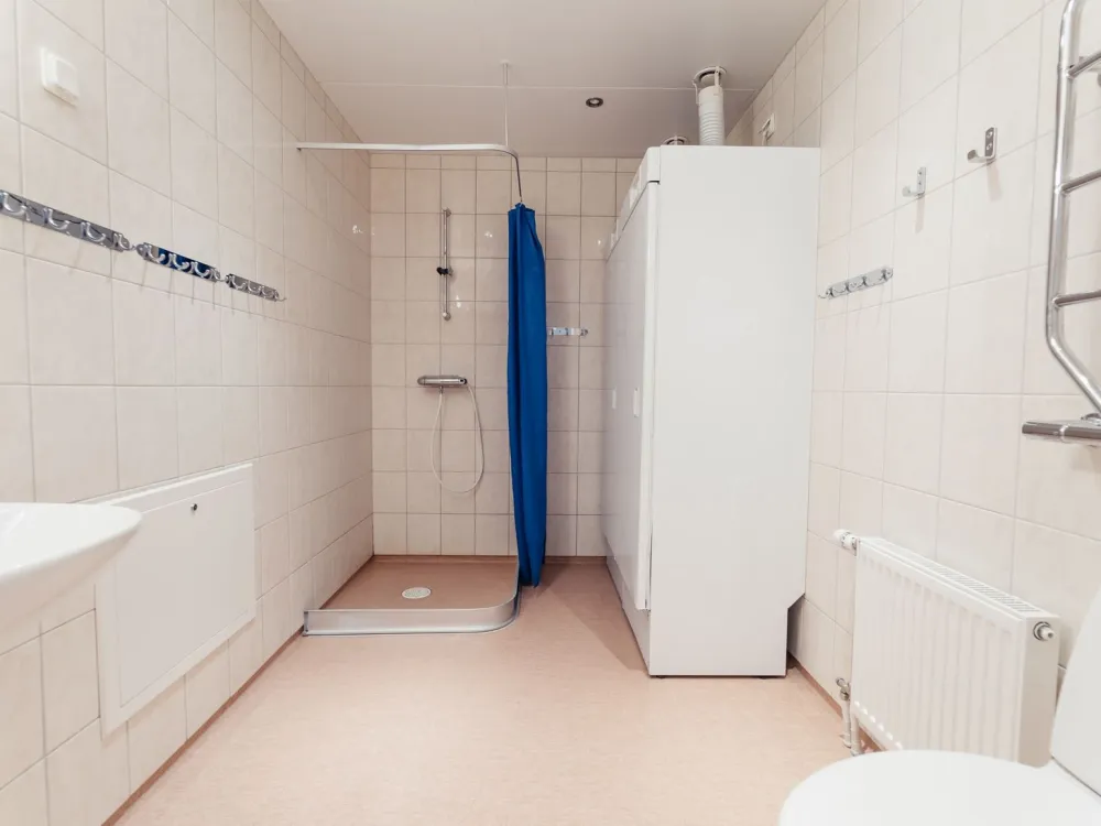 Askevägen 684A, taklägenhet med balkong