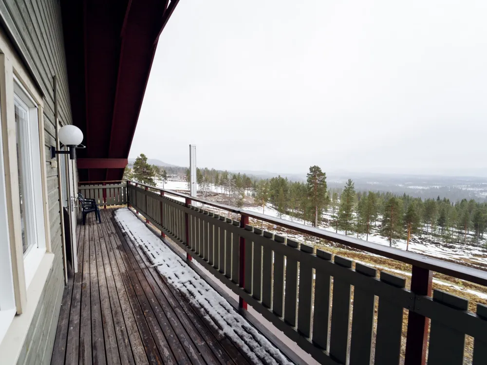 Askevägen 684A, taklägenhet med balkong