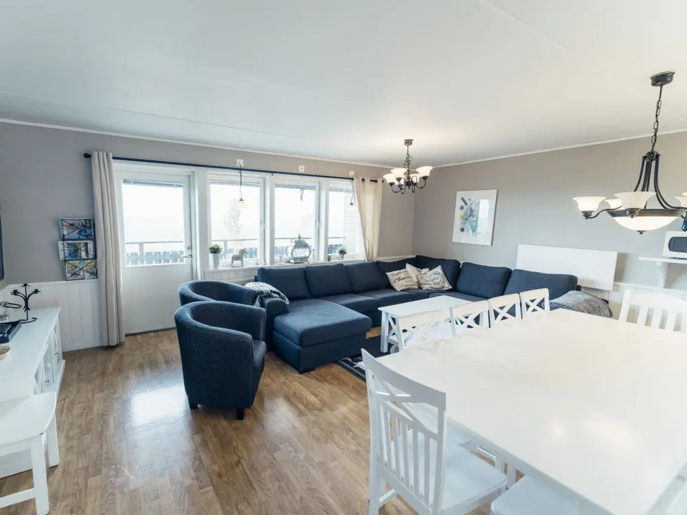 Dählievägen 902C, lägenhet med balkong