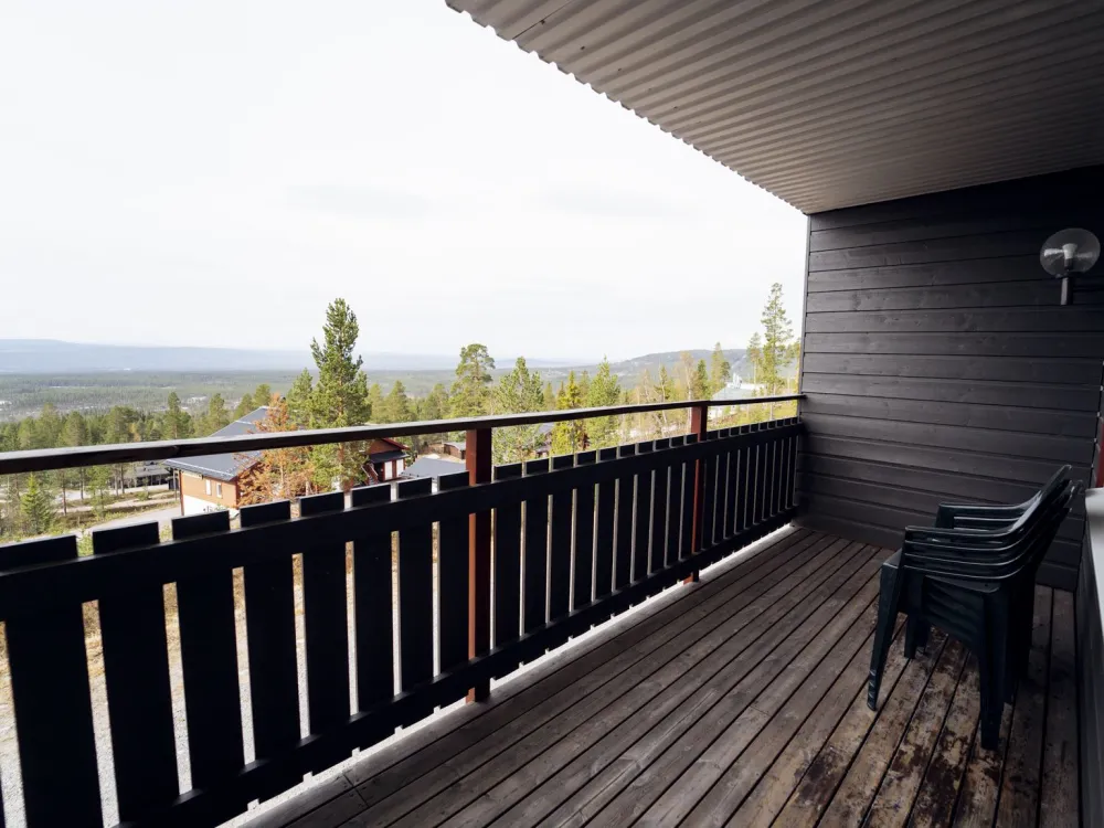 Dählievägen 902C, lägenhet med balkong