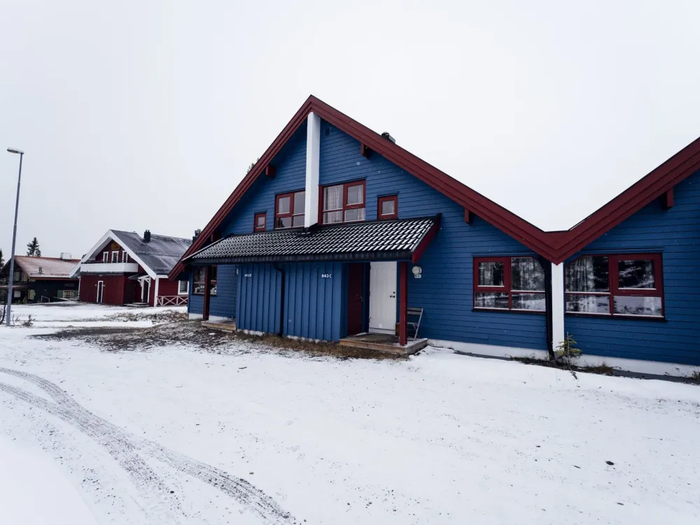 Dählievägen 843C, lägenhet med balkong