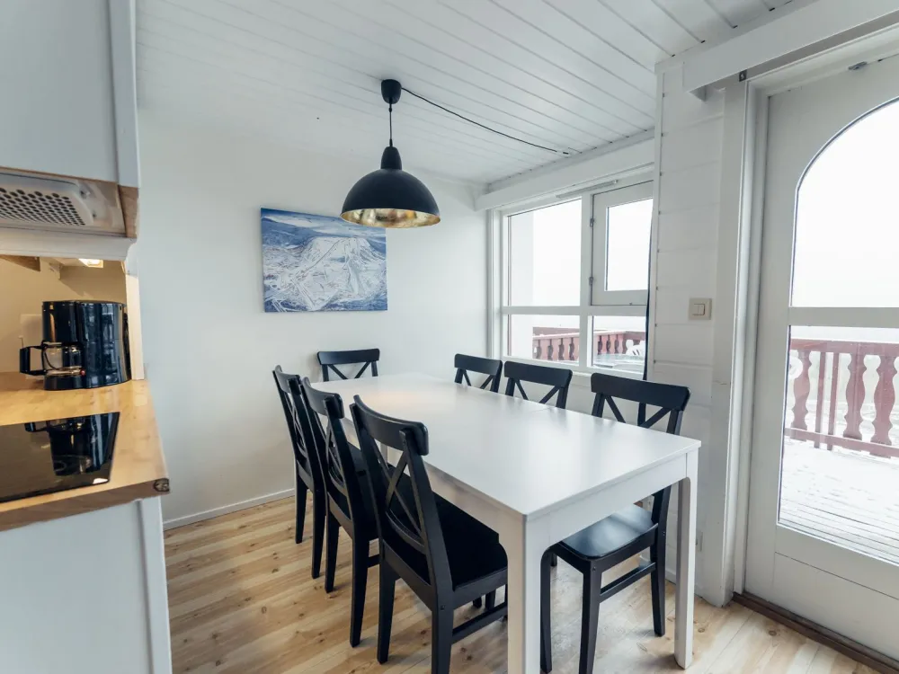Dählievägen 843C, lägenhet med balkong